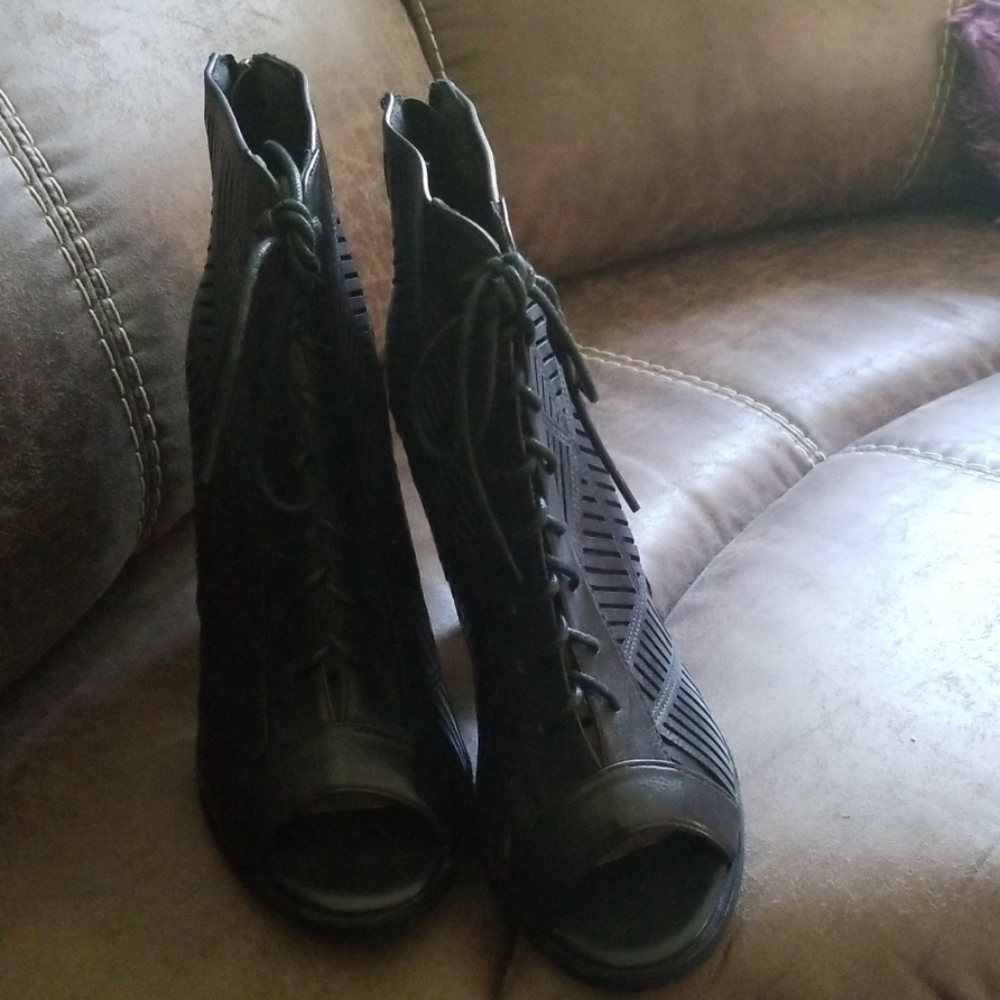 Lace Up Ankle Boot size 8